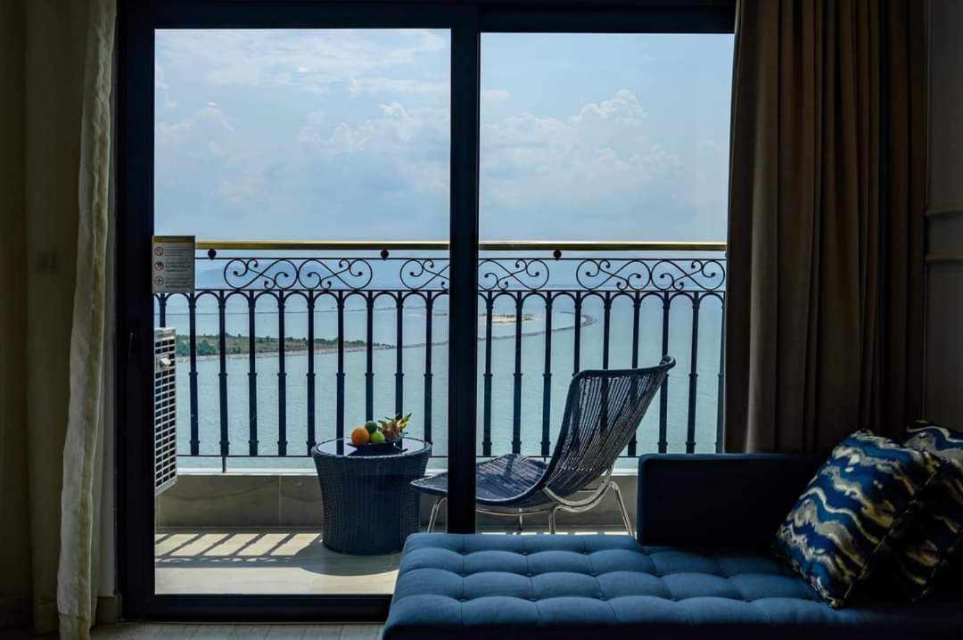 Golden Apartment With Sea View Da Nang Exterior photo