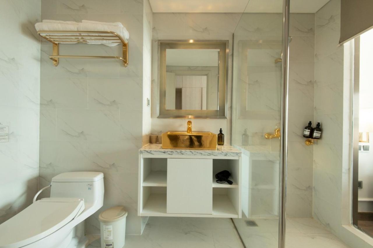 Golden Apartment With Sea View Da Nang Exterior photo
