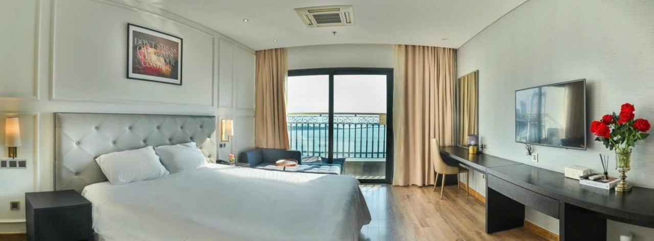 Golden Apartment With Sea View Da Nang Exterior photo