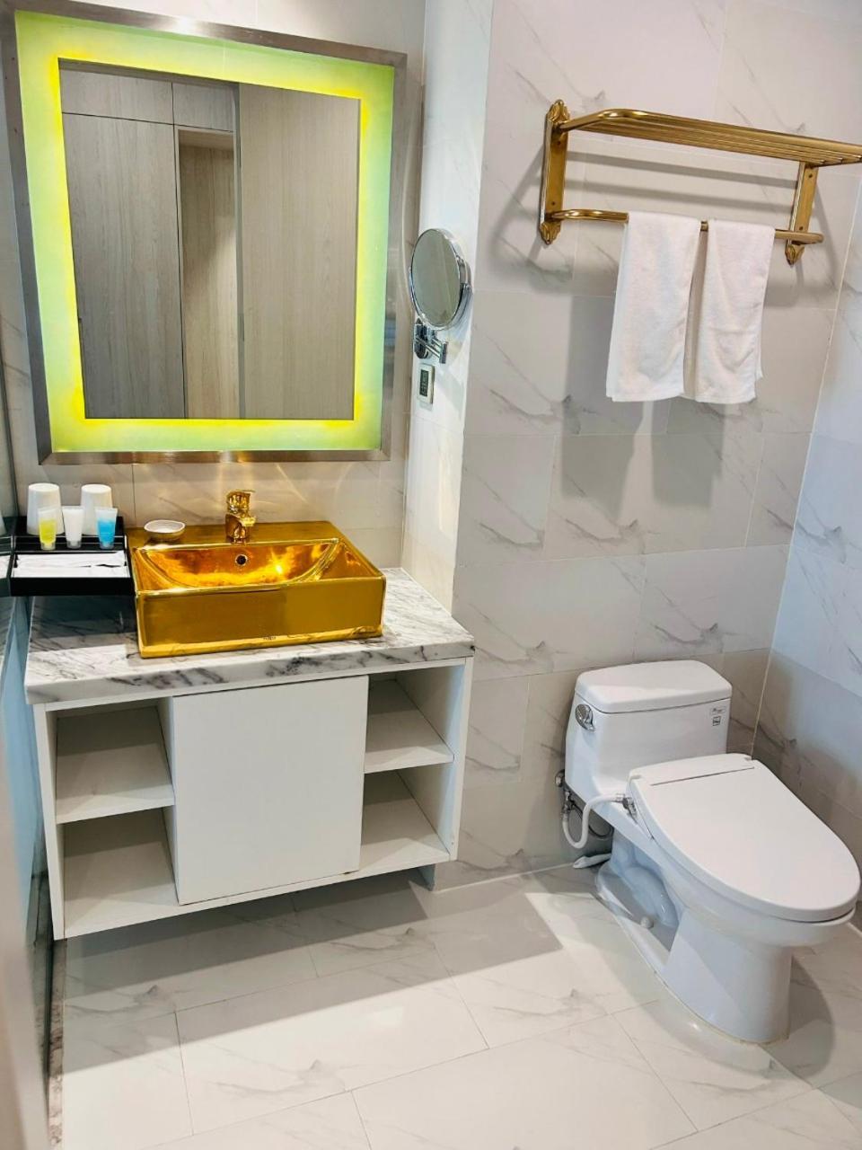 Golden Apartment With Sea View Da Nang Exterior photo