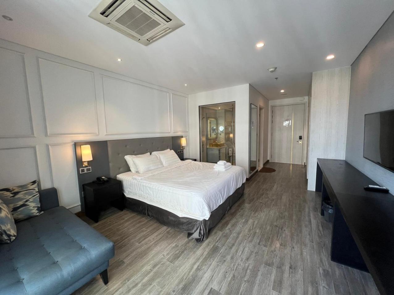 Golden Apartment With Sea View Da Nang Exterior photo