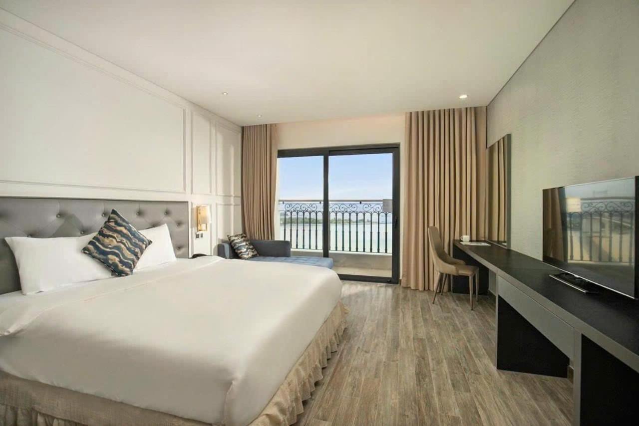 Golden Apartment With Sea View Da Nang Exterior photo