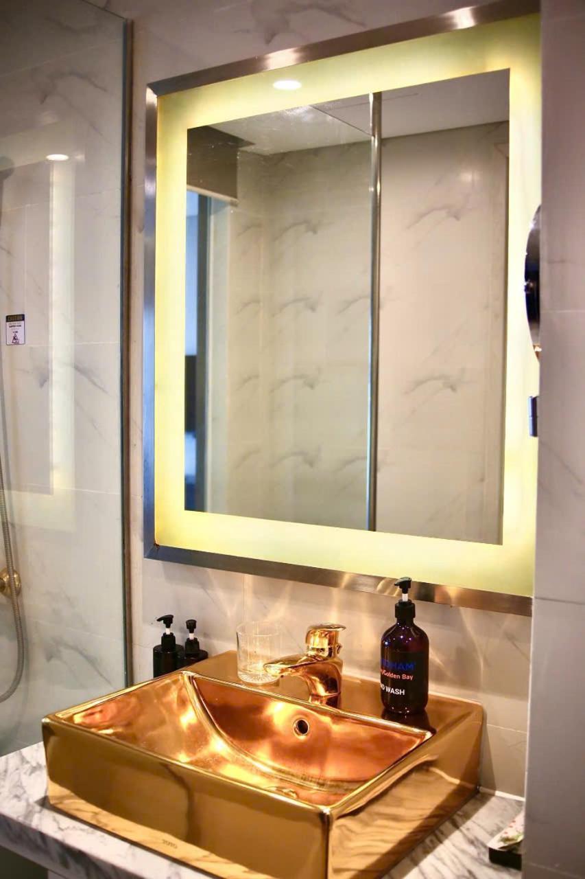 Golden Apartment With Sea View Da Nang Exterior photo